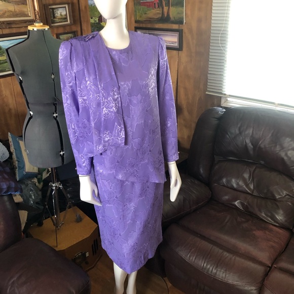 Gorgeous Vintage Dress - Picture 2 of 10